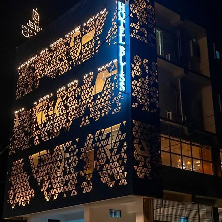 Hotel Bliss Джорхат Экстерьер фото