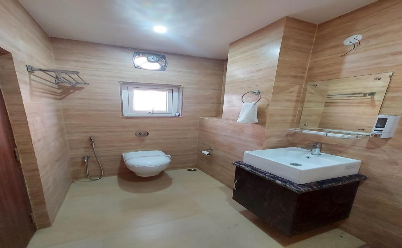 Hotel Bliss Джорхат Экстерьер фото