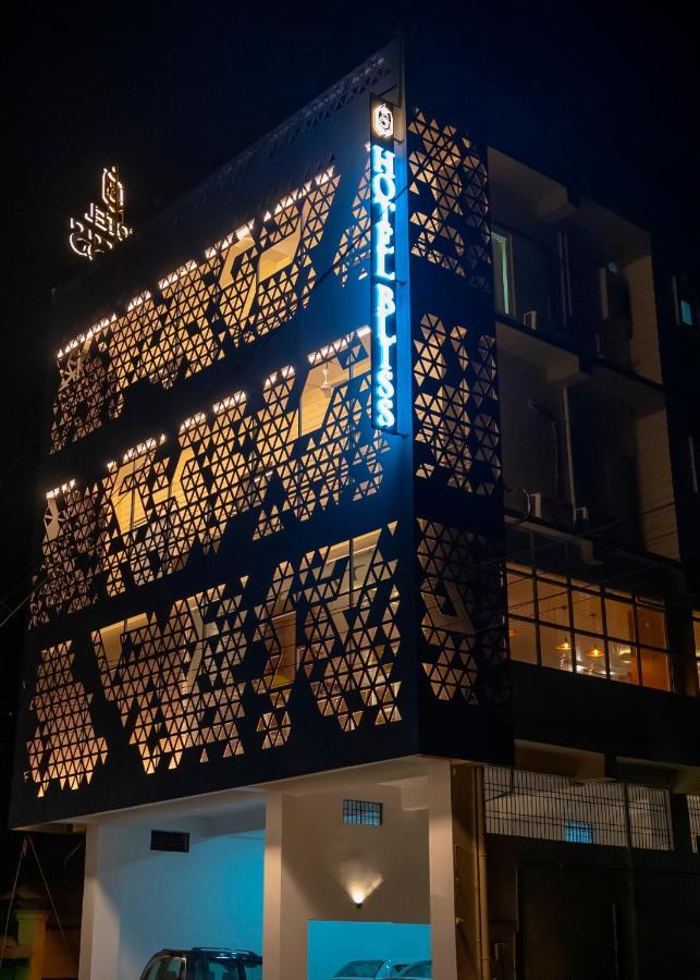Hotel Bliss Джорхат Экстерьер фото