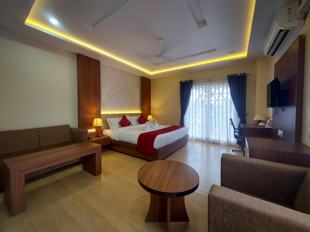 Hotel Bliss Джорхат Экстерьер фото